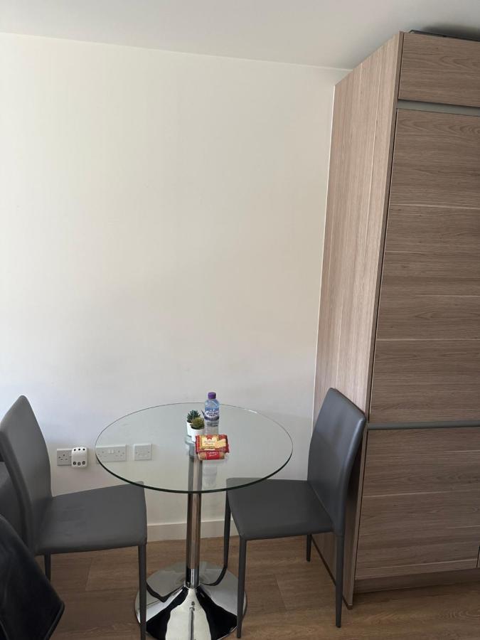 Luxury One Bedroom Apartment 런던 외부 사진